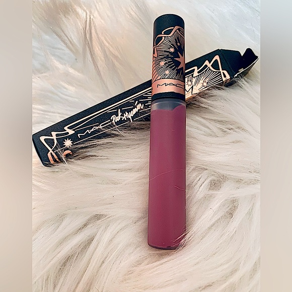 MAC Cosmetics limited edition matte lip mousse in the shade “Beck and Call” - Picture 1 of 4